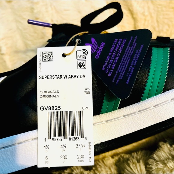 🔥NEW🔥Abby Dahlkemper Adidas x Wmns Superstar (Black/Green) Women’s Size 6 - Picture 6 of 11